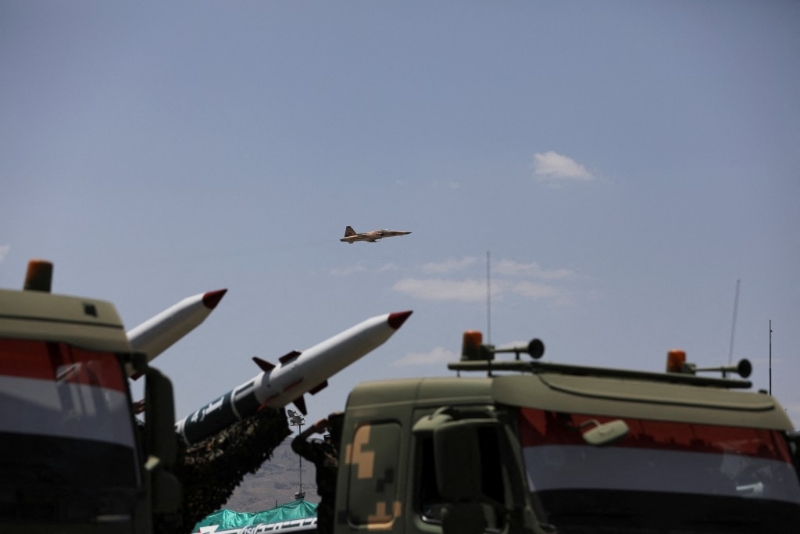 胡塞武装9月曾举行阅兵，展示F-5战机及导弹。 路透社
