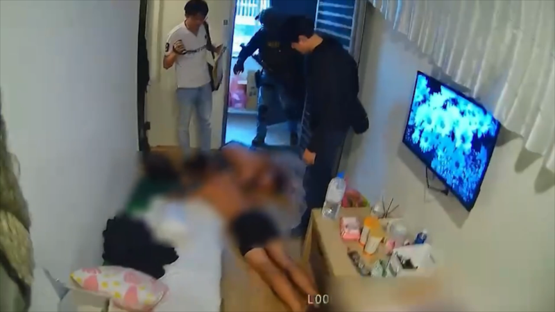 强逼少女卖淫！不从电击烟烫拍裸照，台湾竹联帮12恶棍被抓了