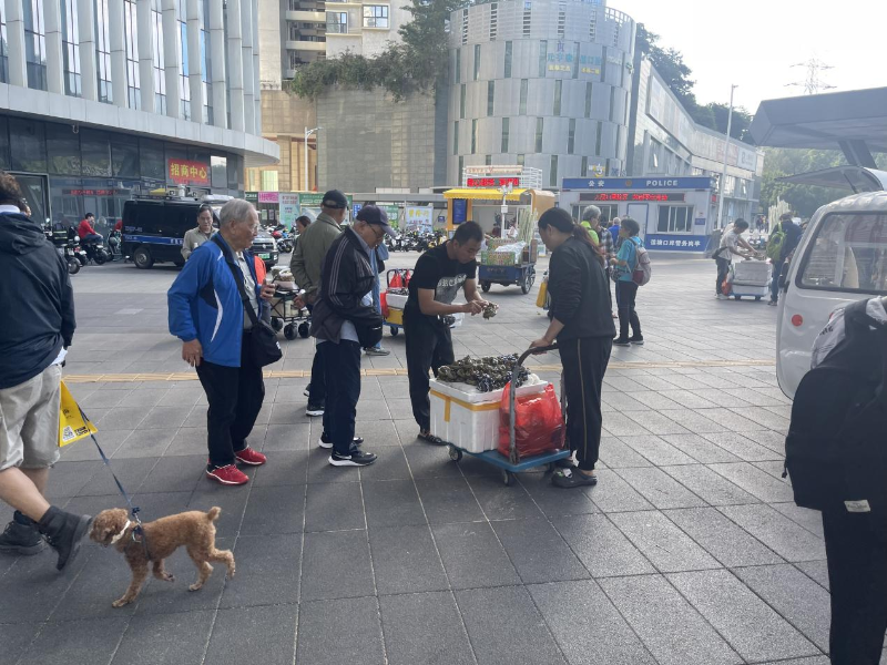 莲塘口岸大闸蟹摊贩