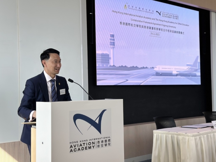 学苑院长黄金耀表示，很高兴能与航空学院正式签署合作框架协议，为本港发掘及培育航空专才。