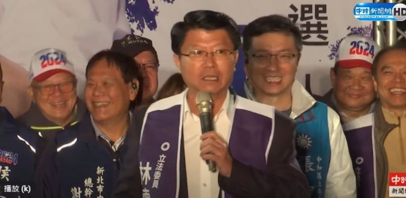 前台南市议员谢龙介。(取自中时新闻网影片)