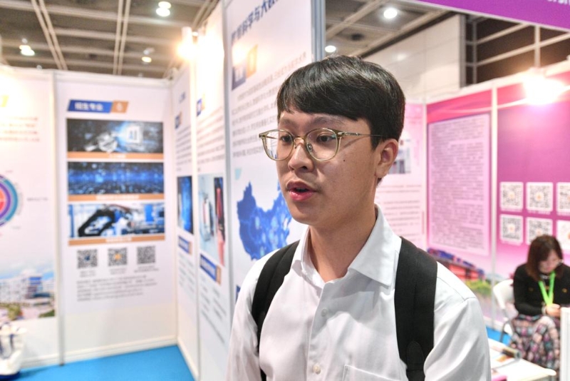 中六生李俊杰认为相比香港科大，科大（广州）更专注科研及人工智能。
