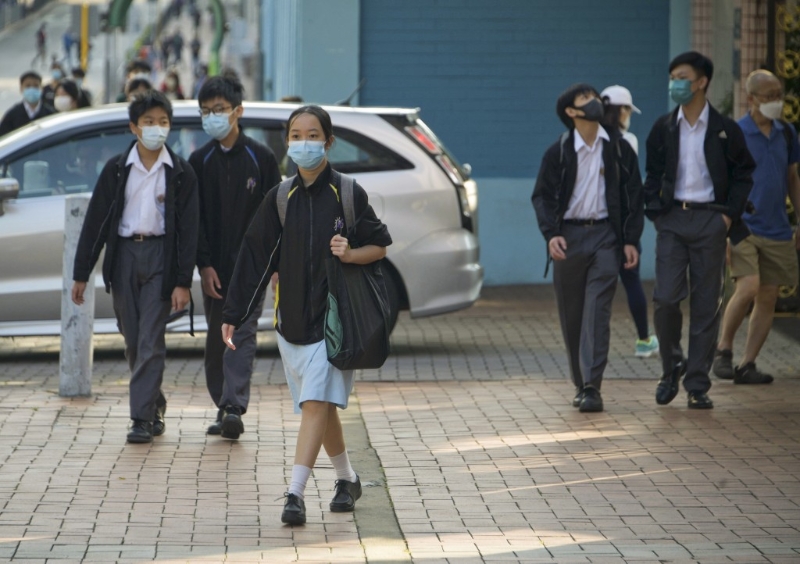 适龄学童人口下降一直困扰学界。