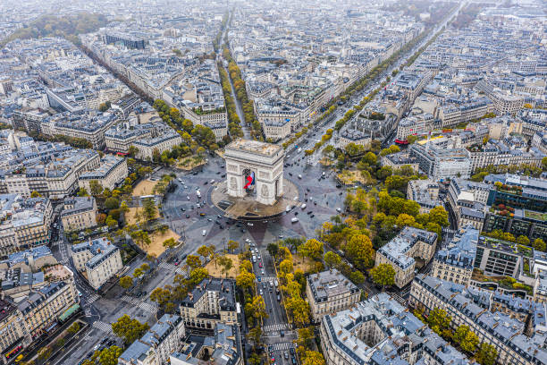 英国市场调查研究公司“欧睿国际”（Euromonitor International）公布2023年全球百大旅游城市，巴黎连续第三年位居榜首。