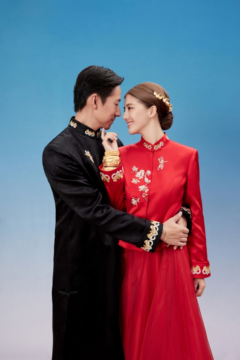 吴千语与施伯雄20日终于宣布在12月16日于双方亲友见证下完成证婚仪式。
