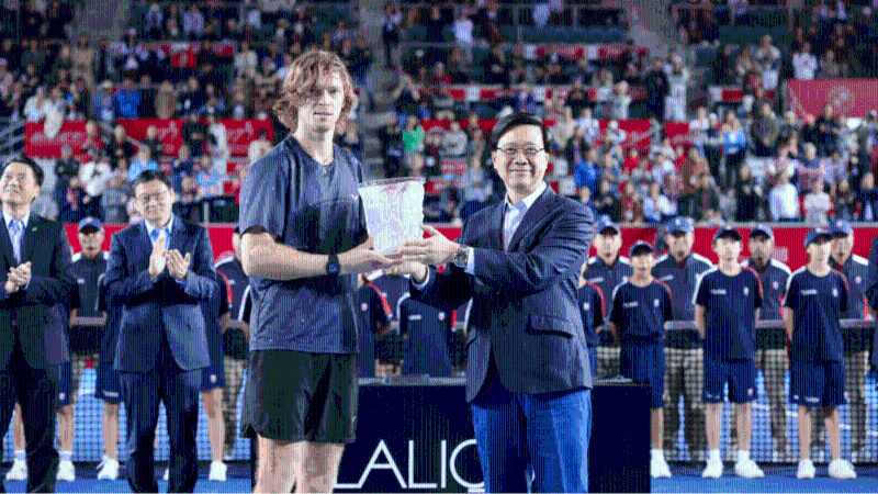 李家超祝贺来自俄罗斯的选手鲁比夫（Andrey Rublev）凭着出色表现夺冠。