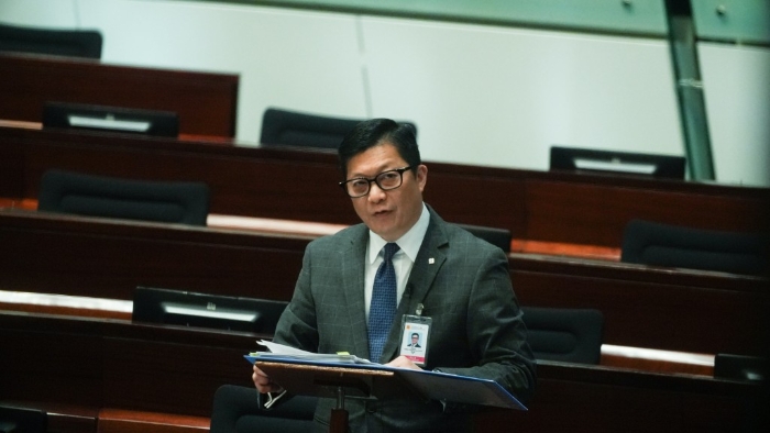 保安局局长邓炳强今日(10日)到立法会接受口头质询。