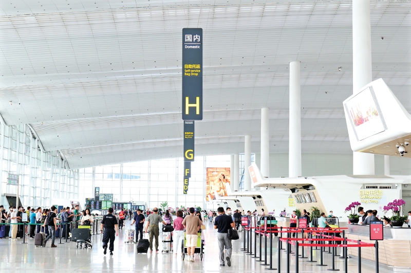 白云国际机场满足着市民“想飞哪就飞哪”的愿望。