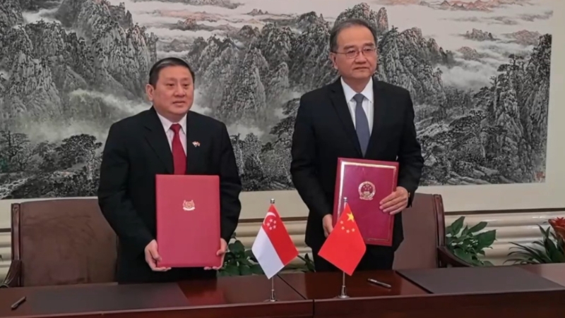 中国和新加坡今（25）日在北京签署协定