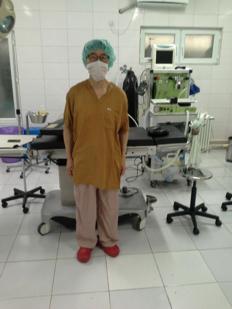 2015年，李耀辉协助修建图中阿富汗医院，该医院其后遭空袭，伤亡枕藉。