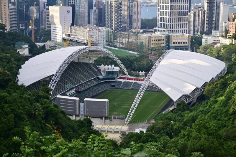 康文署一直有提供香港大球场导赏服务，惟过去5年累计参观人次不足1200人。1