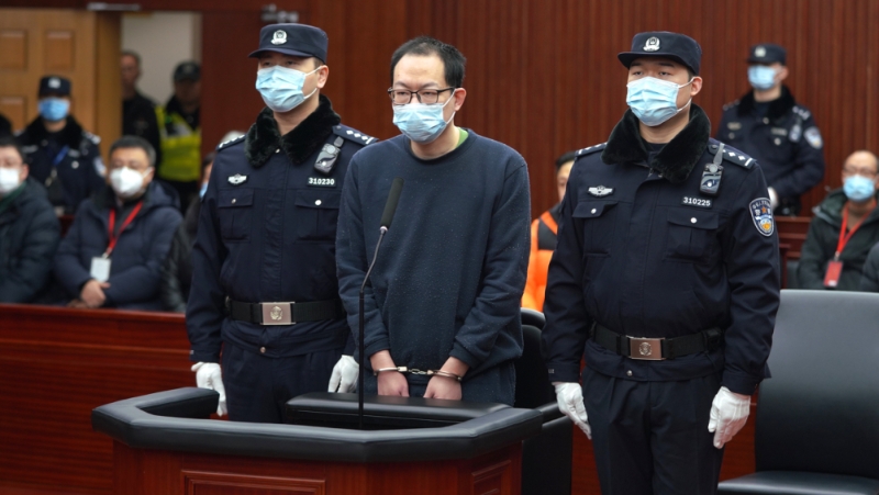 复旦教师姜文华杀害学院书记，被判死缓。