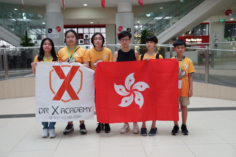 Dr X Academy的学员早前到新加坡参加比赛。