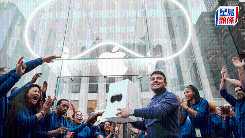苹果Vision Pro美国正式开卖，库克亲到纽约旗舰店，员工夹道迎果迷