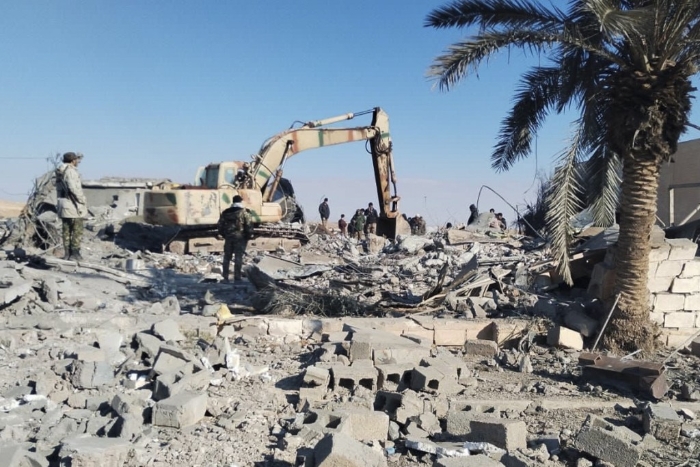 伊拉克加伊姆地区在美军空袭后，破坏严重。