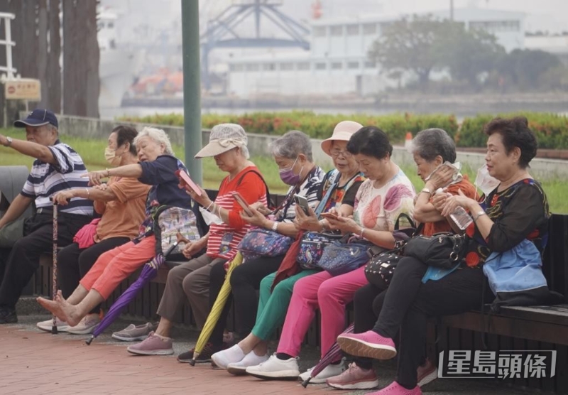 有学者指，香港的安老服务未能追上人口老化的速度。