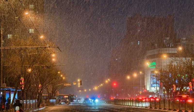 北京今日下了龙年第一场雪。 新华社