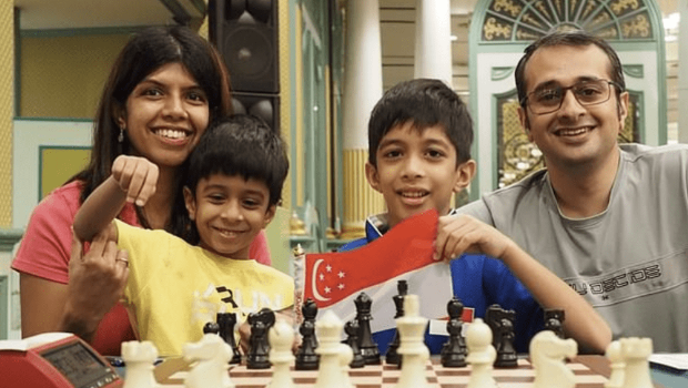 8岁象棋神童创历史，成击败“特级大师”最年轻选手