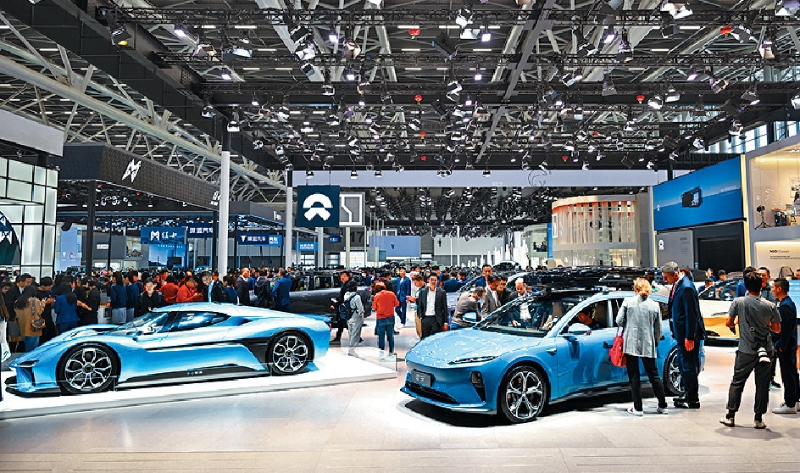 新能源汽车已成为推动中国经济和社会下一阶段高质量发展的主引擎。