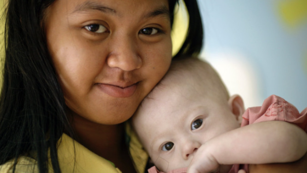 2015年一名泰国女子替澳洲夫妇代孕龙凤胎