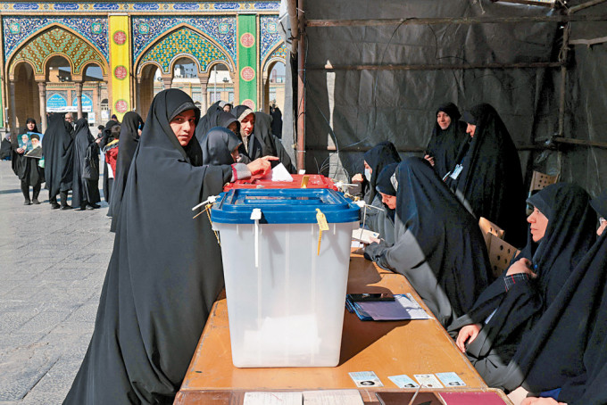 伊朗女性投票