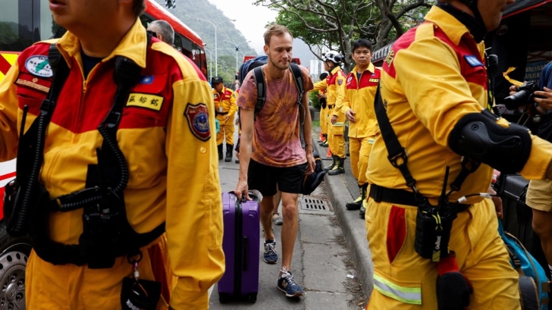 花莲地震入境处接港人求助个案维持34宗 11人在太鲁阁地区3人安全离开。 路透社图片