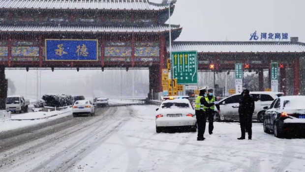 河北内蒙多地惊现“四月雪”