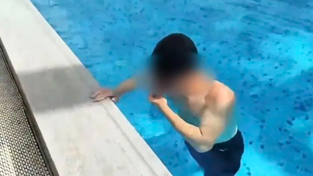 郑州一游泳教练憋气练习时溺亡