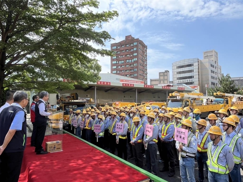 王耀庭7日亲赴桃园区营业处举办大誓师