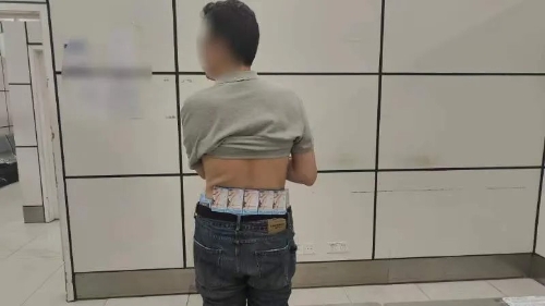 男女身藏香港企图走私到香港。