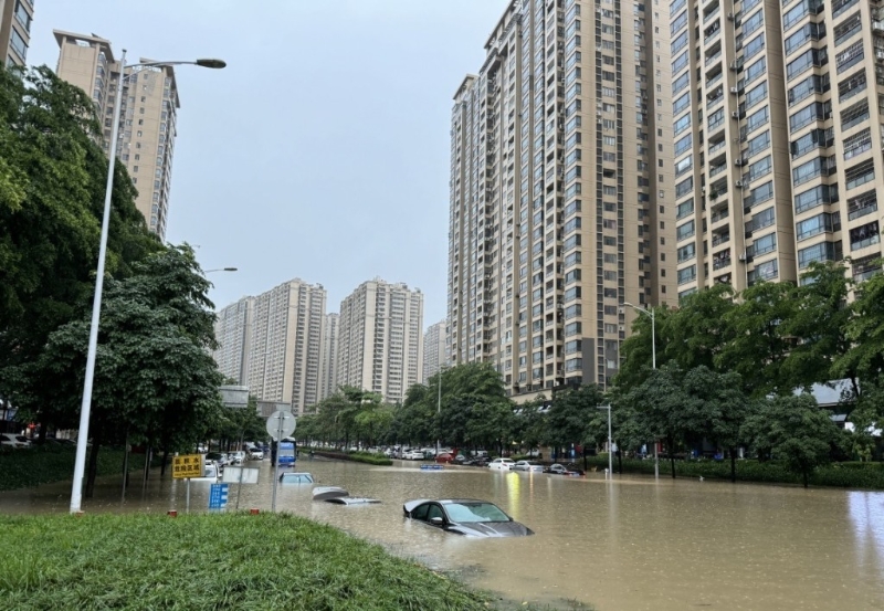 广西南宁暴雨令多处地区水浸。 新华社