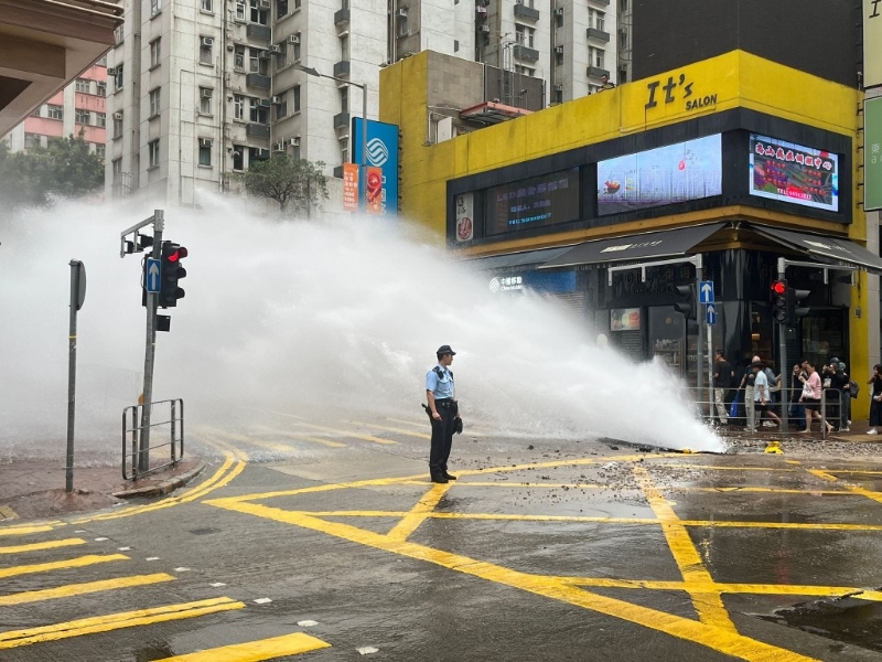 士美菲路一带频爆水管