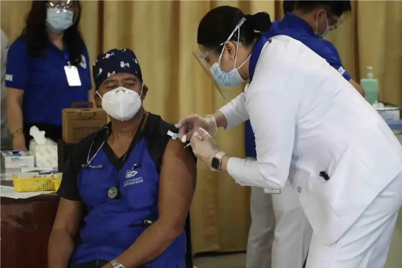 菲律宾正式启动新冠疫苗接种