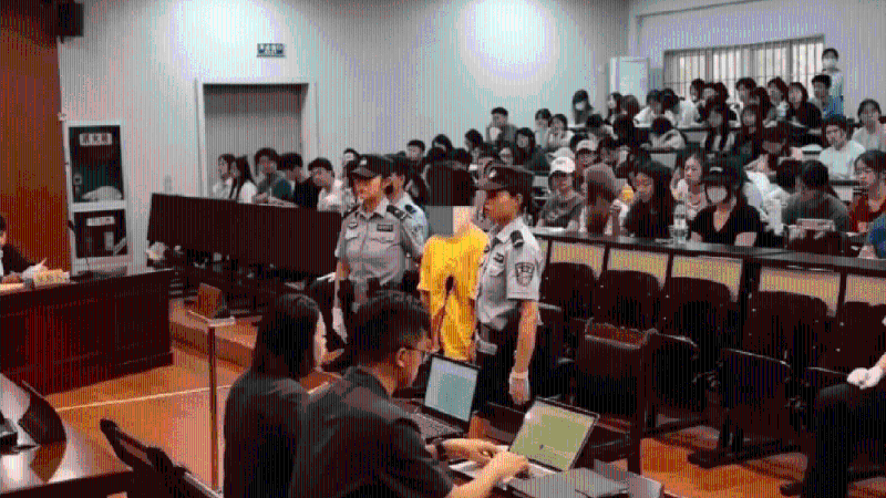 杨女终因寻衅滋事罪被判刑。微博