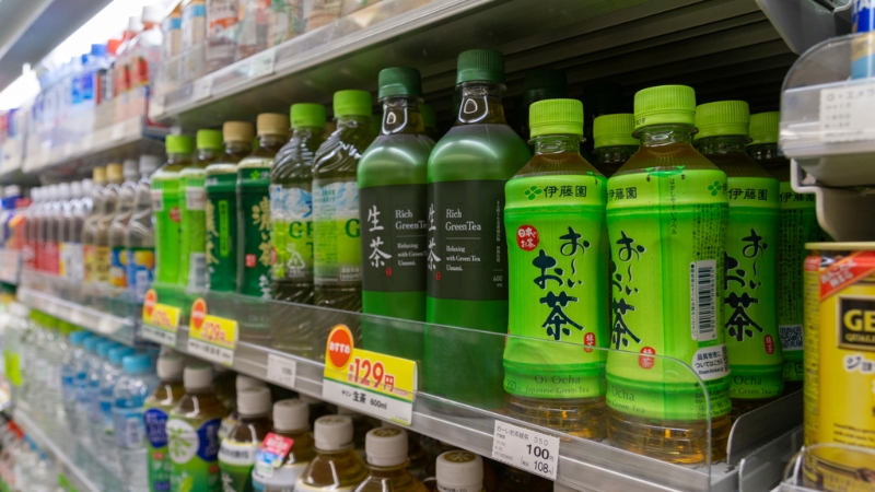 日本10月迎來食品漲價潮，瓶裝飲料漲價品項最多。（示意圖：shutterstock/達志）