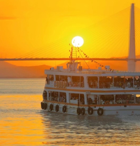 广场轮渡汕头内海湾风光明媚