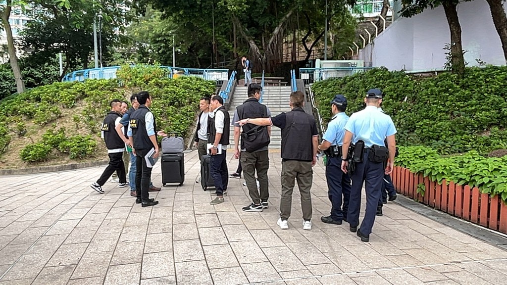 菲籍女子伏尸瀑布湾，警循凶杀方向调查，高空搜索队到场助搜证