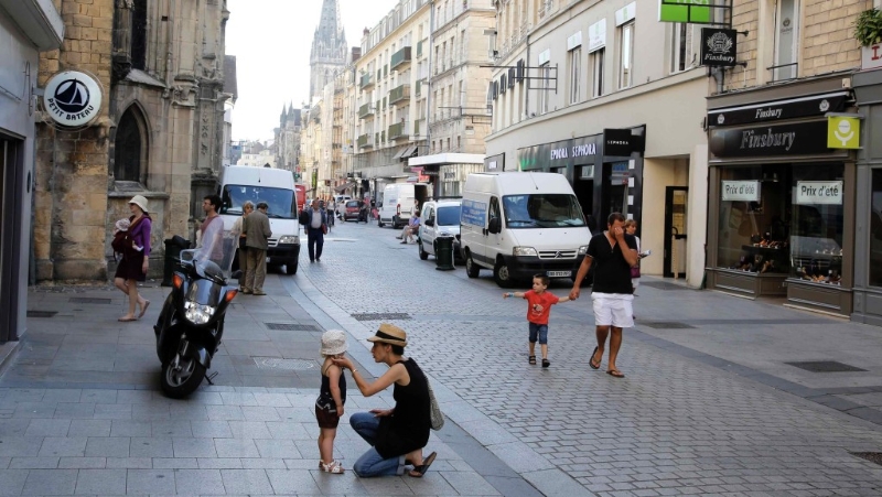 布鲁塞尔圣皮埃尔街（Rue Saint-Pierre）。