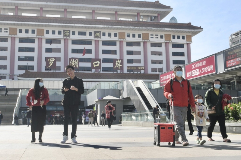 有部分内地旅客准备访港。